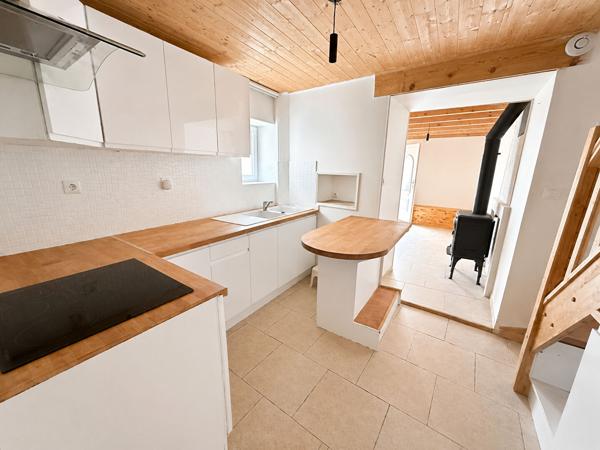 MAISON DE VILLAGE AVEC TERRASSE A BAGNOLES