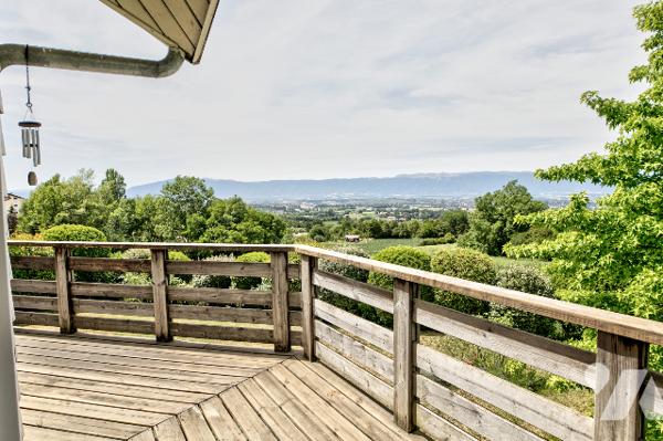 Collonges-sous-Salève : maison familiale  ossature bois de 180 m2 hab avec vue dégagée sur le Jura