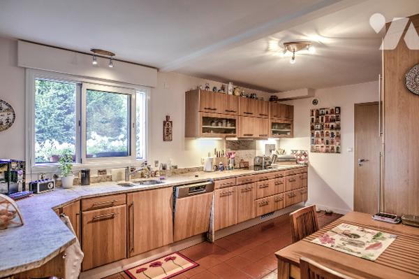 Collonges-sous-Salève : maison familiale  ossature bois de 180 m2 hab avec vue dégagée sur le Jura