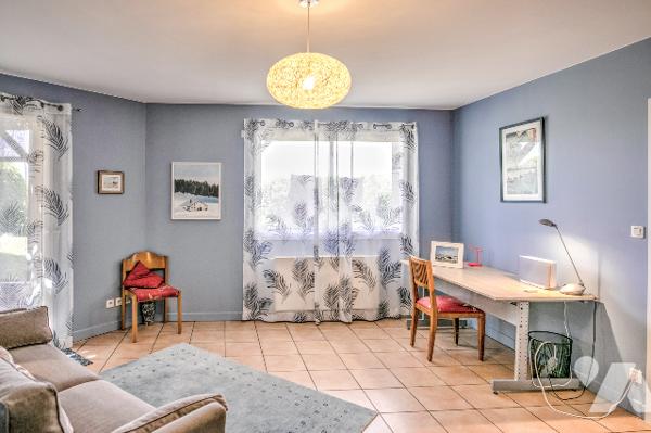 Collonges-sous-Salève : maison familiale  ossature bois de 180 m2 hab avec vue dégagée sur le Jura