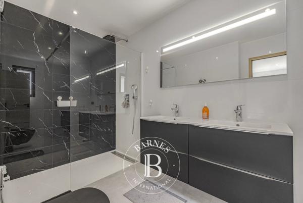 Vence, Villa  225 m² à vendre