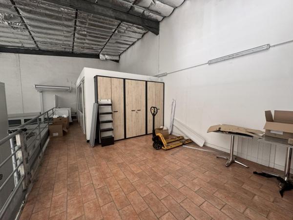 Location / Local Commercial