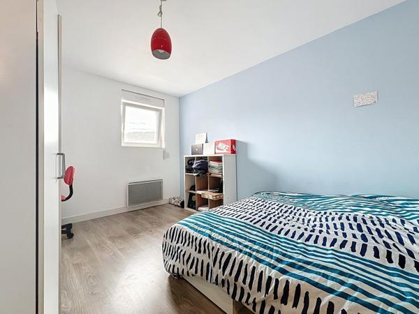 Maison lorraine entièrement rénovée, avec 3 chambres, bureau, combles aménagés, jardin