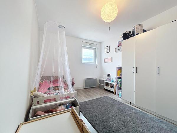 Maison lorraine entièrement rénovée, avec 3 chambres, bureau, combles aménagés, jardin