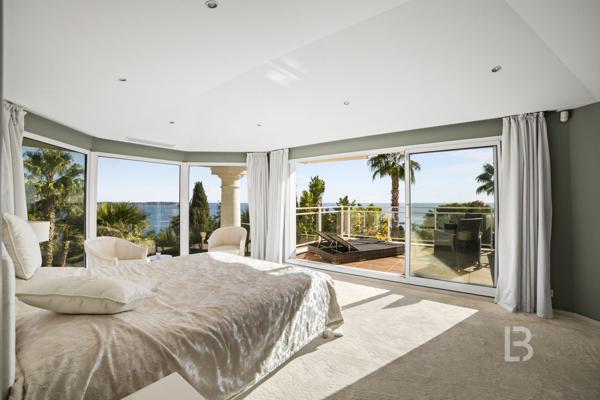 Cannes, superbe villa moderne avec piscine et vue panoramique