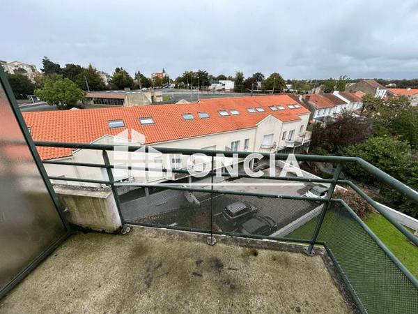 Location Appartement 2 pièces 29.7 m² - 36-38 BOULEVARD DES BELGES La Roche Sur Yon 85000