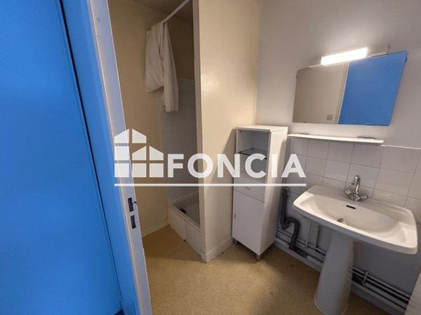 Location Appartement 2 pièces 29.7 m² - 36-38 BOULEVARD DES BELGES La Roche Sur Yon 85000