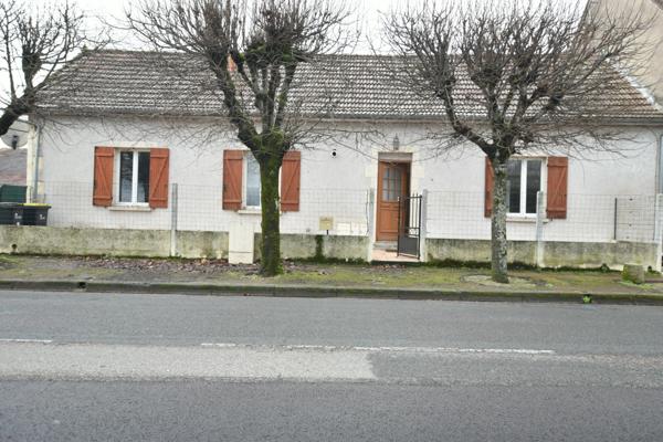 Immeuble à vendre NEVERS (58), immeuble deux appartements T3 et T4, plain-pied, hors copropriété, terrain 579 m²