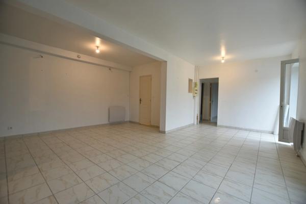Immeuble à vendre NEVERS (58), immeuble deux appartements T3 et T4, plain-pied, hors copropriété, terrain 579 m²