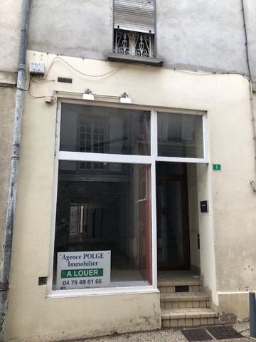 Local commercial avec vitrine – Centre du village