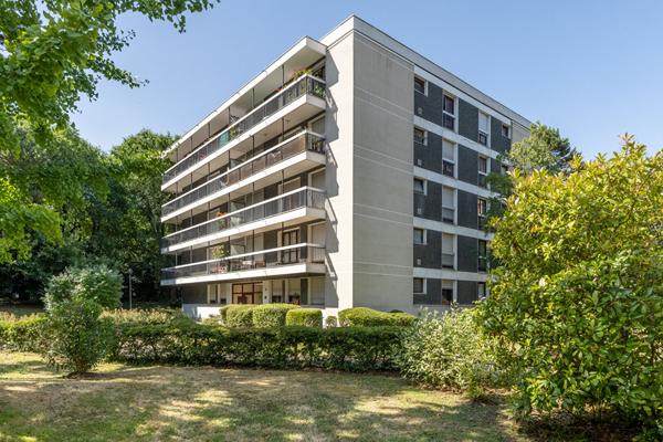 APPARTEMENT TROIS CHAMBRES GRANDE TERRASSE !