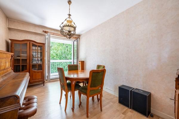 APPARTEMENT TROIS CHAMBRES GRANDE TERRASSE !