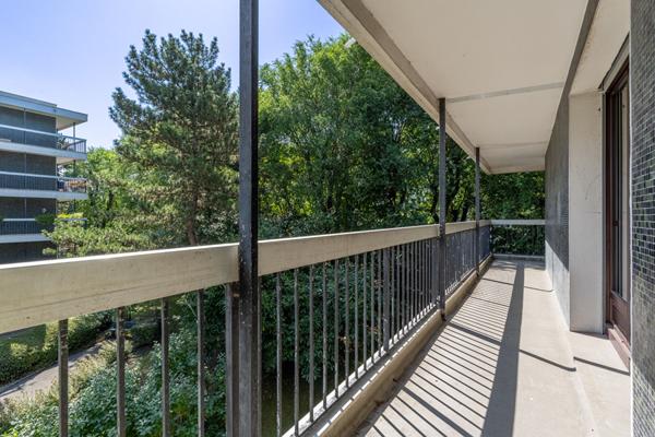 APPARTEMENT TROIS CHAMBRES GRANDE TERRASSE !