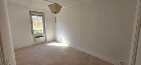 Immeuble de 108 m² - 3 appartements -Centre ville Montélimar
