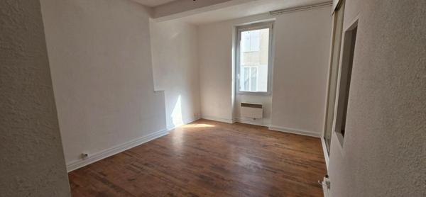Immeuble de 108 m² - 3 appartements -Centre ville Montélimar
