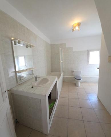 Immeuble de 108 m² - 3 appartements -Centre ville Montélimar
