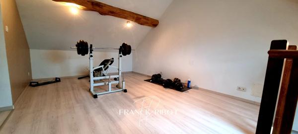 Maison ancienne rénovée de 147m2, 178m2 de terrain