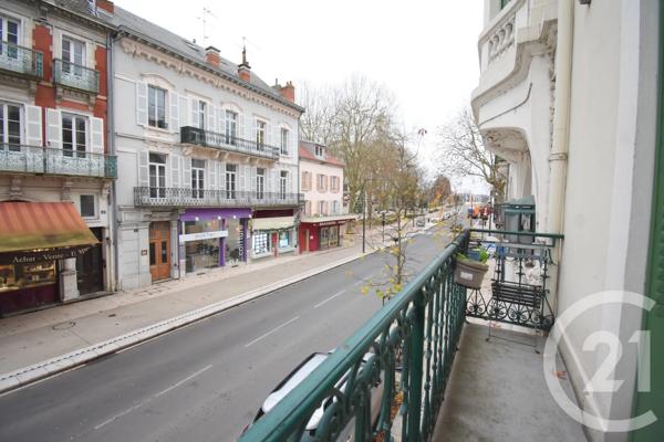 Appartement F3 à vendre  3 pièces - 104,36 m 2   VICHY  - 03