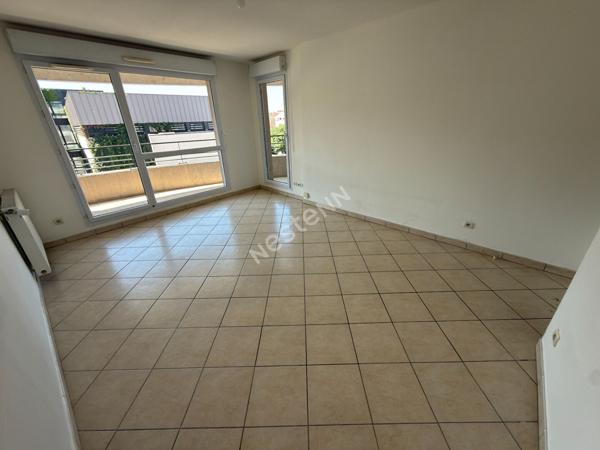 Appartement Villeurbanne REPUBLIQUE / T2 - Balcon à vivre - Garage en SUS
