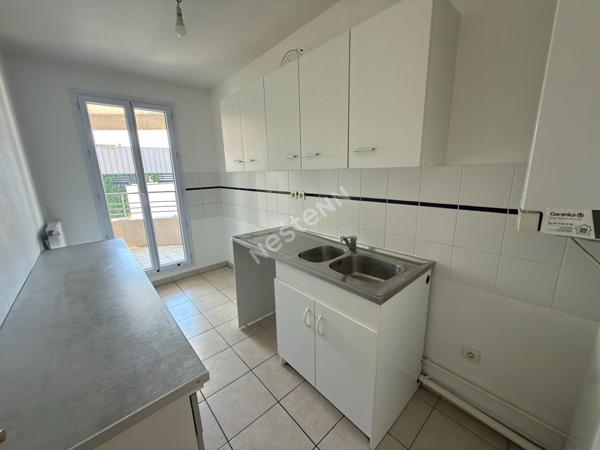 Appartement Villeurbanne REPUBLIQUE / T2 - Balcon à vivre - Garage en SUS