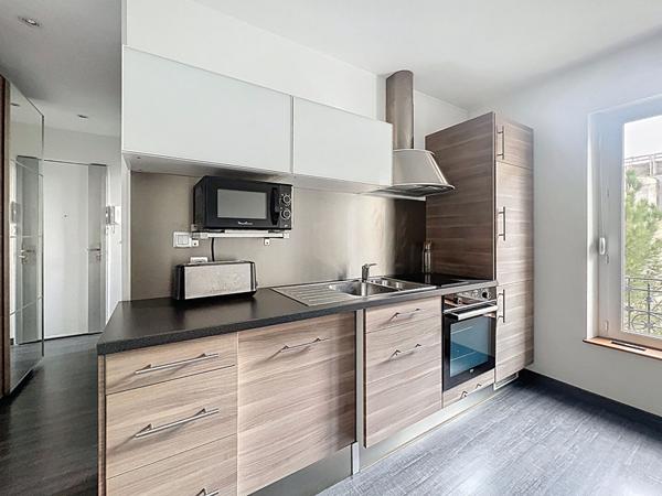 Appartement Suresnes 2 pièce(s) 30 m2