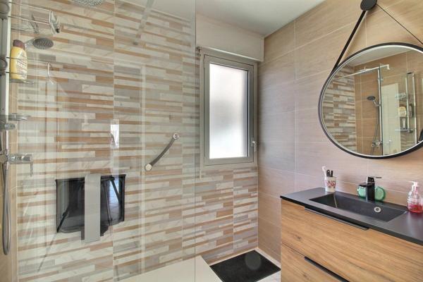 Appartement à vendre    4 pièces • 110 m2 Marseille 6