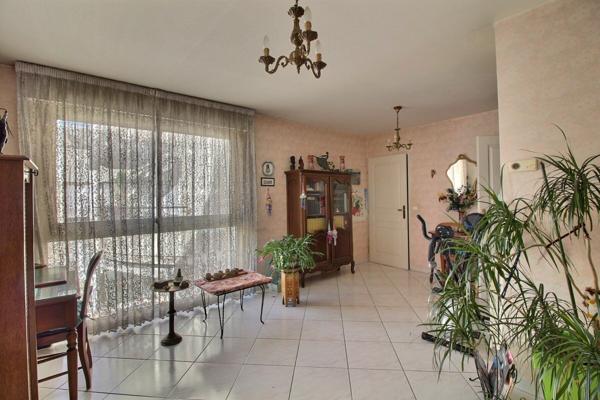 Appartement à vendre    4 pièces • 110 m2 Marseille 6