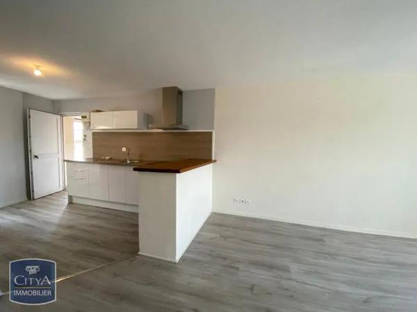 Appartement à louer 1 pièce 38.3m² Crêches-sur-Saône (71680)