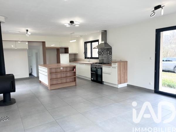 Location maison 4 pièces 121 m² Bézenet