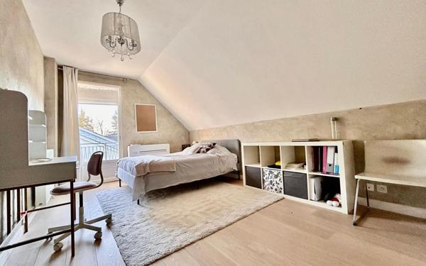 Maison à vendre    9 pièces •  Mennecy