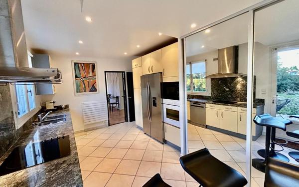 Maison à vendre    9 pièces •  Mennecy