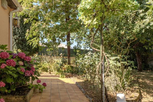 Maison
         6 pièces
        - 120 m² Exclusivité 500 000 € *