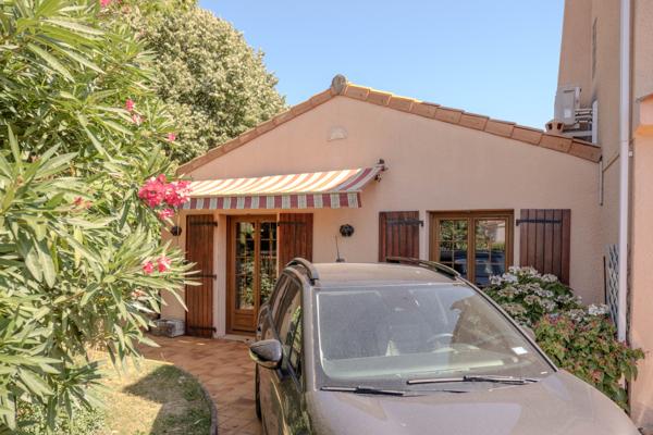 Maison
         6 pièces
        - 120 m² Exclusivité 500 000 € *