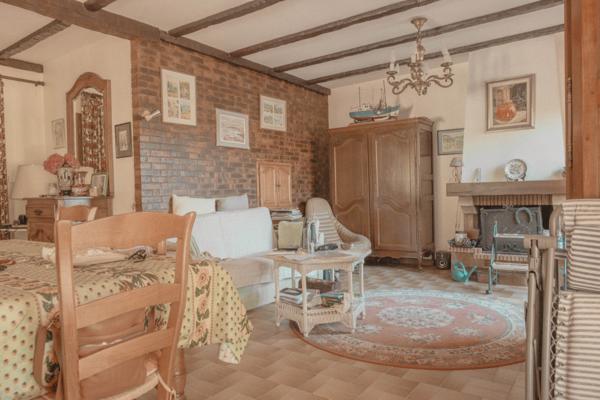 Maison
         6 pièces
        - 120 m² Exclusivité 500 000 € *
