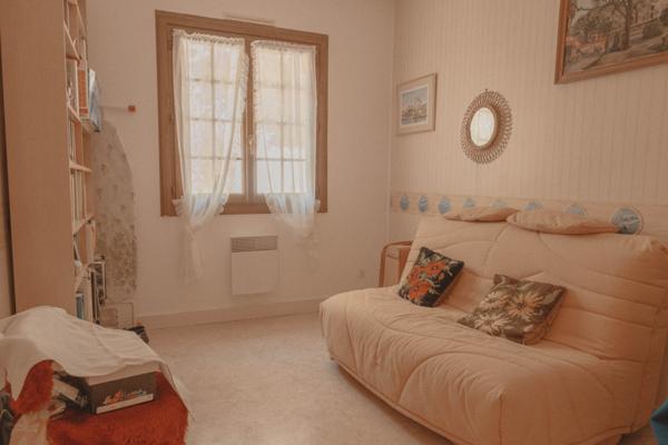 Maison
         6 pièces
        - 120 m² Exclusivité 500 000 € *