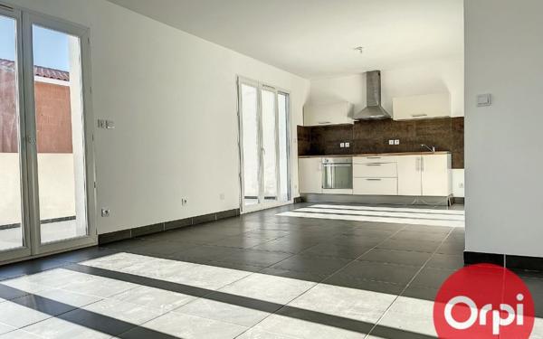 Appartement à louer    3 pièces • 81 m2 Perpignan