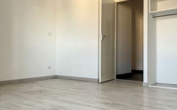 Appartement à louer    3 pièces • 81 m2 Perpignan