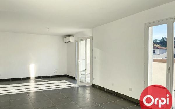 Appartement à louer    3 pièces • 81 m2 Perpignan