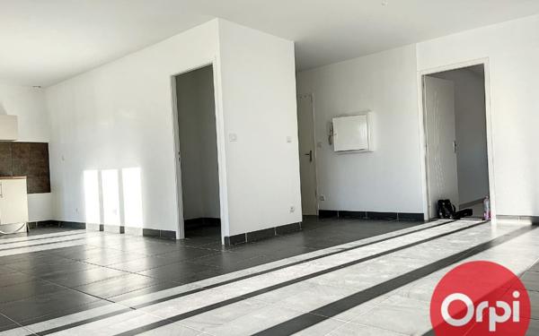 Appartement à louer    3 pièces • 81 m2 Perpignan