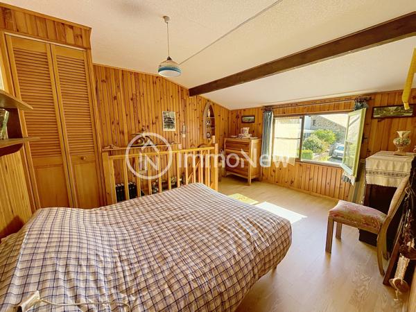 MAISON AVEC TERRAIN CONSTRUCTIBLE ET BATIMENT À RÉNOVER – CHAMPEAUX 50530