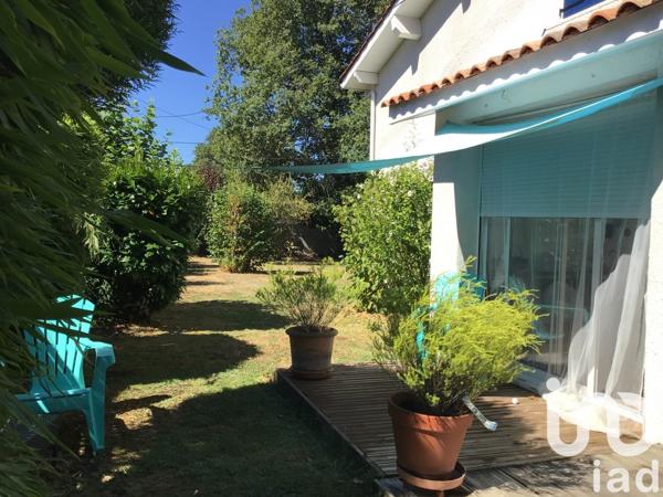 Maison traditionnelle 5 pièces de 159 m² à Le Pian-Médoc (33290)