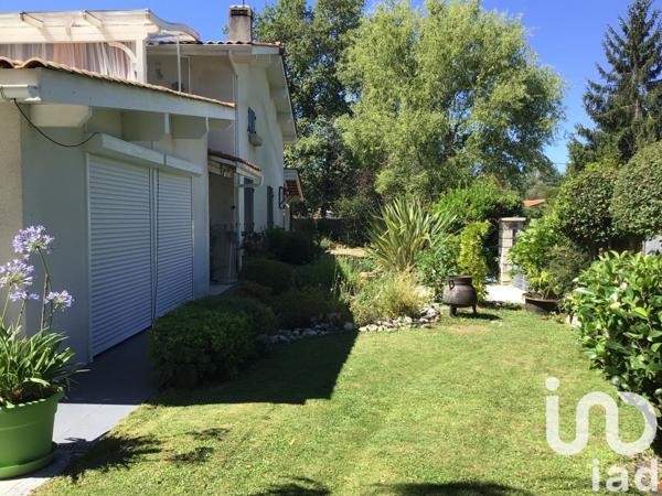 Maison traditionnelle 5 pièces de 159 m² à Le Pian-Médoc (33290)