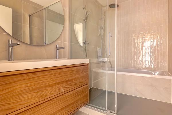 Appartement Saint Ouen Sur Seine 4 pièce(s) 118.48 m2, avec pièce de vie de 62m², terrasse de 45m² et cave de 28m² !