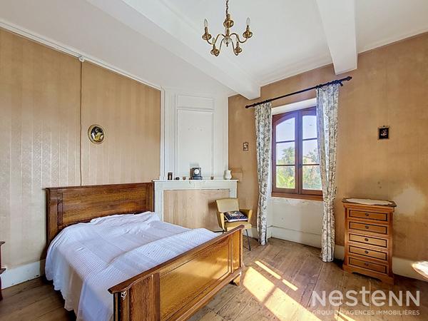 A Vendre Maison de ville en pierre de 176 m² avec terrasse et garage au coeur de Valence sur Baïse
