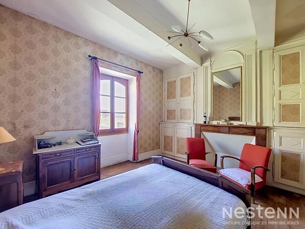 A Vendre Maison de ville en pierre de 176 m² avec terrasse et garage au coeur de Valence sur Baïse