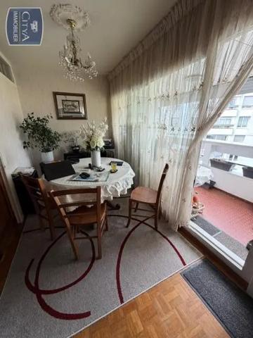 Appartement à vendre 4 pièces 92m² Saint-Genis-Pouilly (01630)