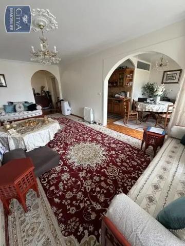 Appartement à vendre 4 pièces 92m² Saint-Genis-Pouilly (01630)