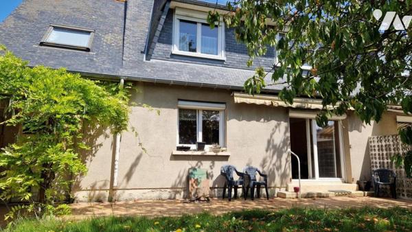 Saint Malo - Cottages - Maison (1967) (98.85m²) - A rénover - Cinq chambres - Garage - Jardin ouest