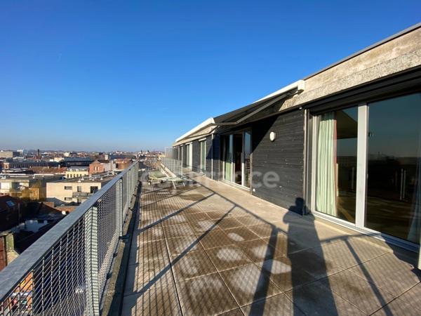 Appartement à vendre 5 pièces ROUBAIX (59) 131m², 2 chambres, bureau, terrasse 65m², garage.