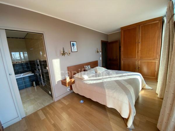 Appartement à vendre 5 pièces ROUBAIX (59) 131m², 2 chambres, bureau, terrasse 65m², garage.